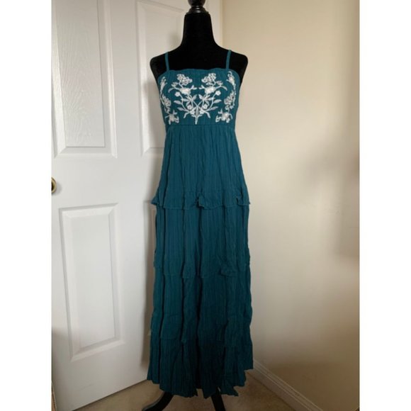 Floral Embroidered Layered Hem Cami Dress - Picture 7 of 9